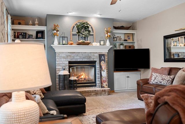 764 SADDLEBROOK COURT, Neenah, WI 54956