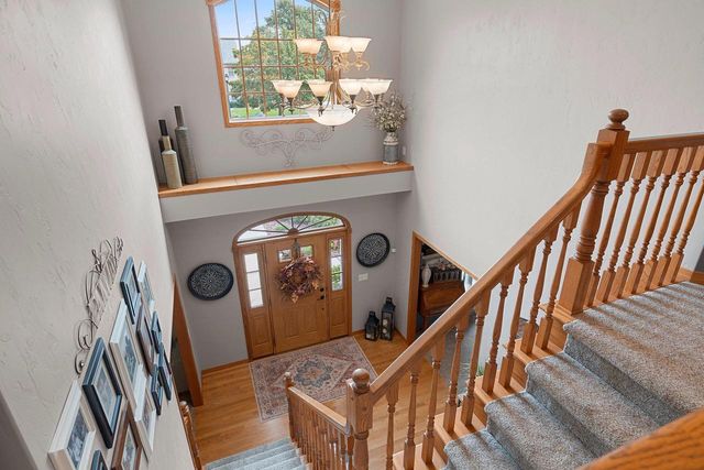 764 SADDLEBROOK COURT, Neenah, WI 54956