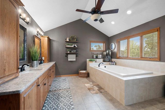 764 SADDLEBROOK COURT, Neenah, WI 54956