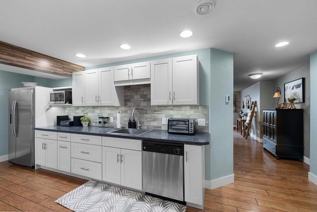 764 SADDLEBROOK COURT, Neenah, WI 54956