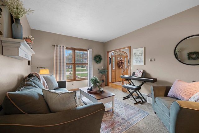 764 SADDLEBROOK COURT, Neenah, WI 54956