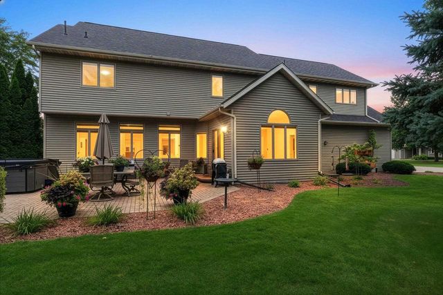 764 SADDLEBROOK COURT, Neenah, WI 54956