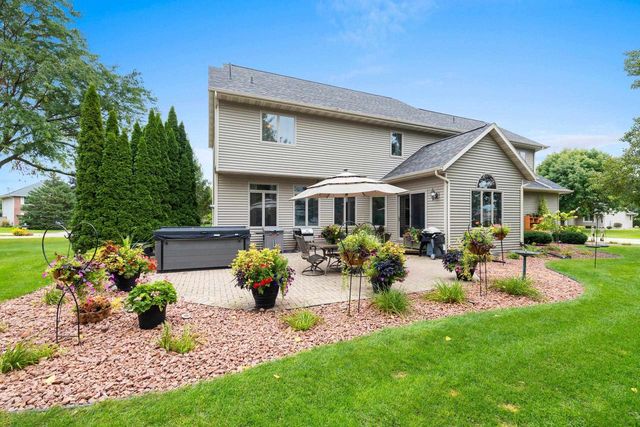 764 SADDLEBROOK COURT, Neenah, WI 54956