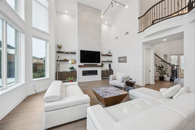 466 Dancing Water Drive, Frisco, TX 75036