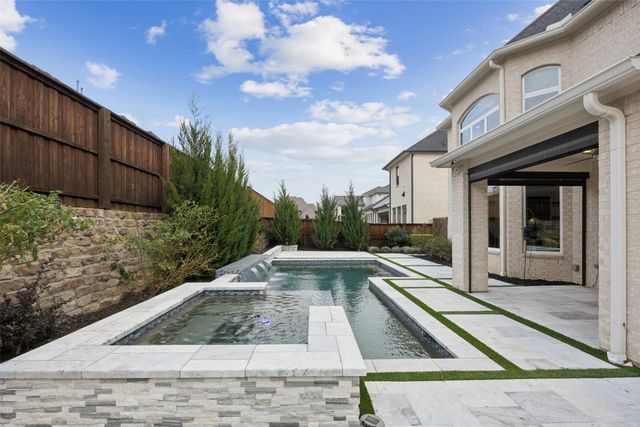 466 Dancing Water Drive, Frisco, TX 75036