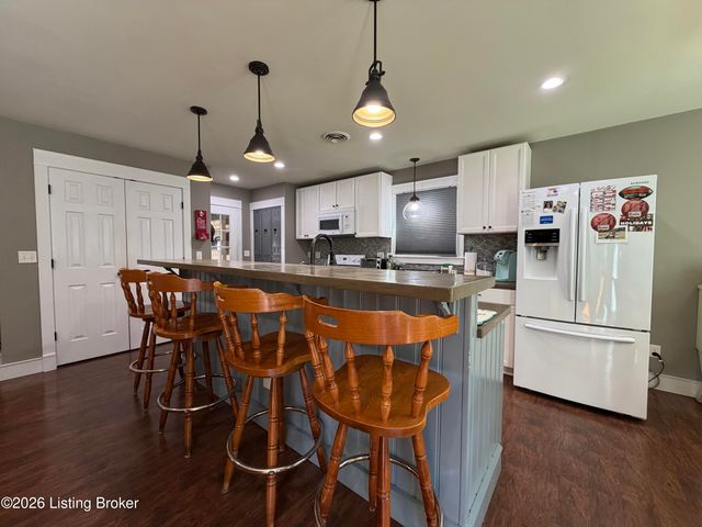2812 Oakwood Dr, Bardstown, KY 40004