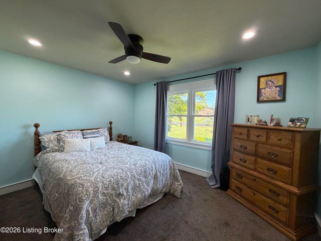 2812 Oakwood Dr, Bardstown, KY 40004