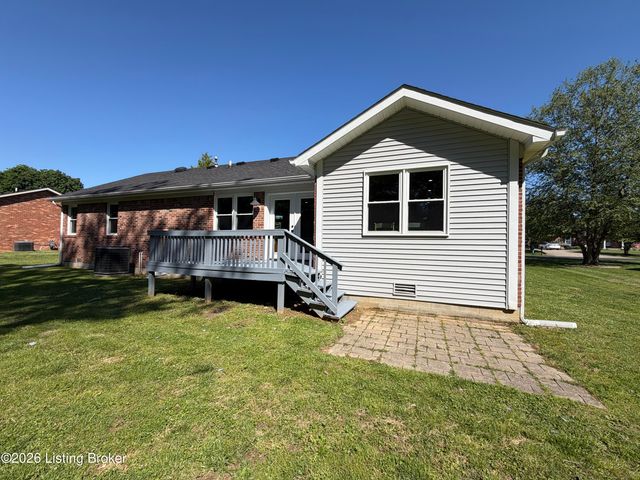 2812 Oakwood Dr, Bardstown, KY 40004