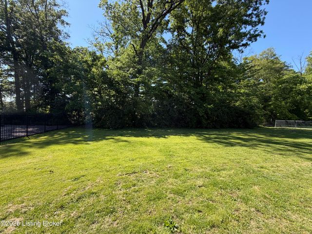 2812 Oakwood Dr, Bardstown, KY 40004