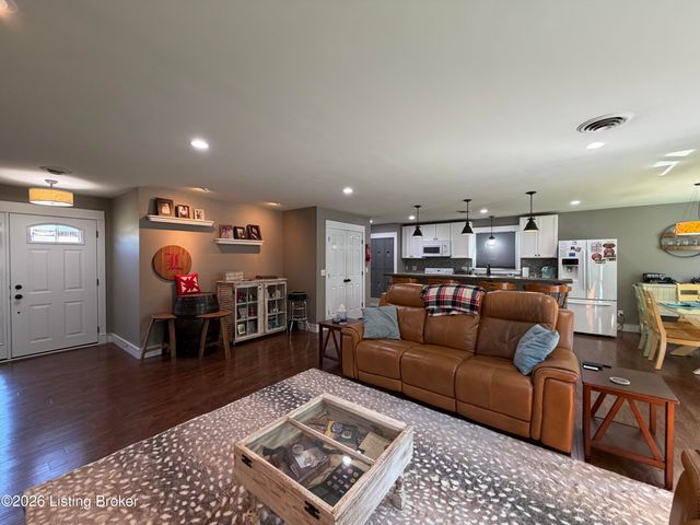2812 Oakwood Dr, Bardstown, KY 40004