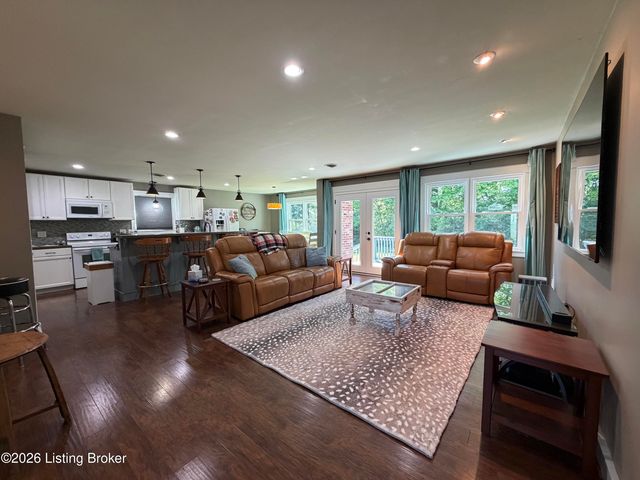 2812 Oakwood Dr, Bardstown, KY 40004
