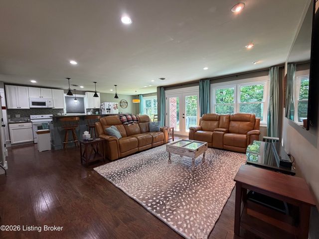 2812 Oakwood Dr, Bardstown, KY 40004