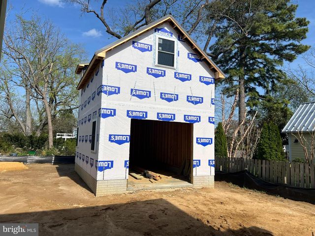14270 CALVERT ST, Solomons, MD 20688