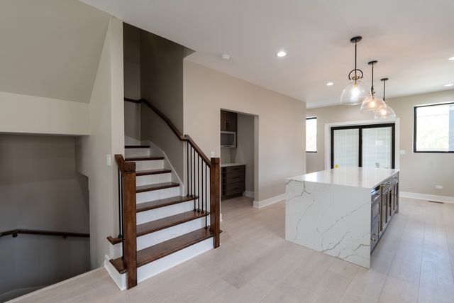 3530 W Van Buren Street, Chicago, IL 60624