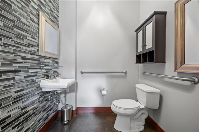 4731 Butler St, Lawrenceville, PA 15201
