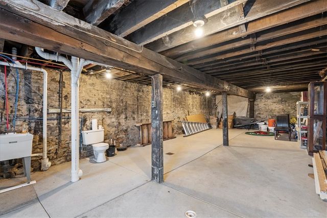4731 Butler St, Lawrenceville, PA 15201