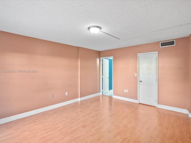 4172 Inverrary Dr 306, Lauderhill, FL 33319