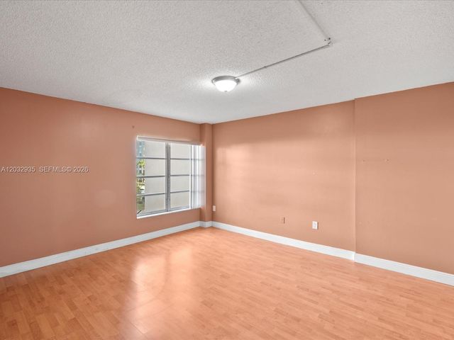 4172 Inverrary Dr 306, Lauderhill, FL 33319