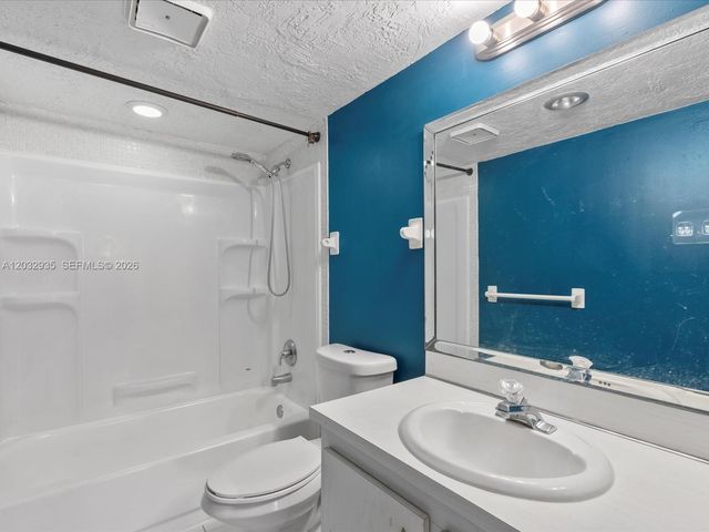 4172 Inverrary Dr 306, Lauderhill, FL 33319