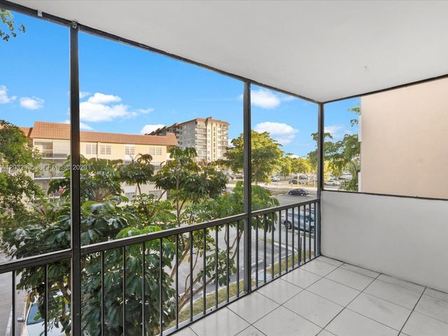 4172 Inverrary Dr 306, Lauderhill, FL 33319