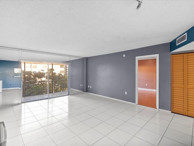 4172 Inverrary Dr 306, Lauderhill, FL 33319
