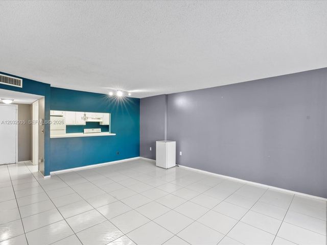 4172 Inverrary Dr 306, Lauderhill, FL 33319