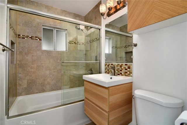 5352 Geyser Avenue, Tarzana, CA 91356