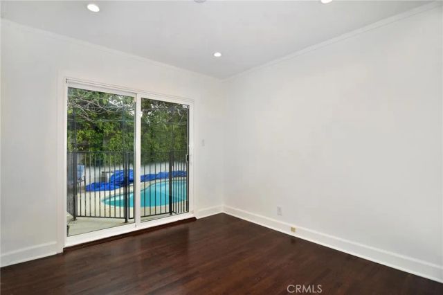 5352 Geyser Avenue, Tarzana, CA 91356