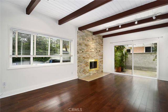 5352 Geyser Avenue, Tarzana, CA 91356