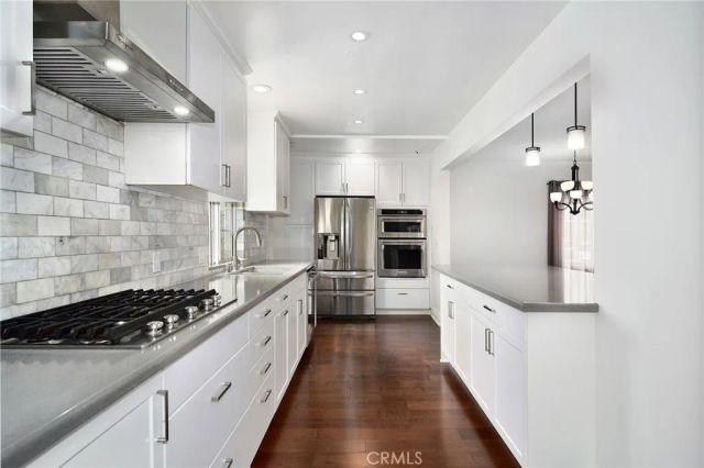 5352 Geyser Avenue, Tarzana, CA 91356