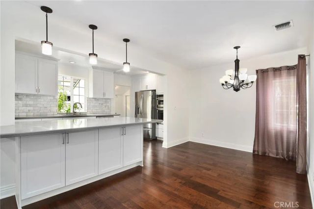 5352 Geyser Avenue, Tarzana, CA 91356