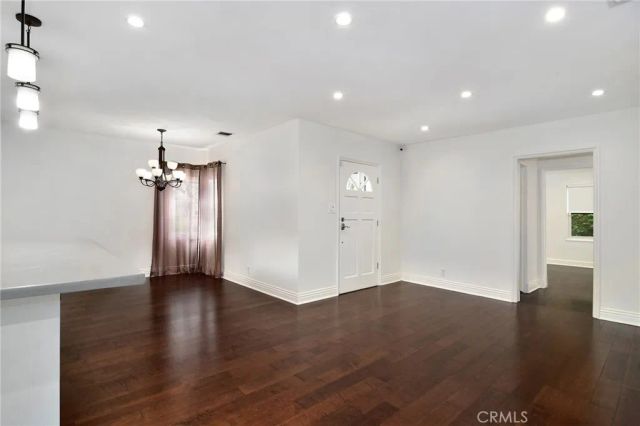 5352 Geyser Avenue, Tarzana, CA 91356