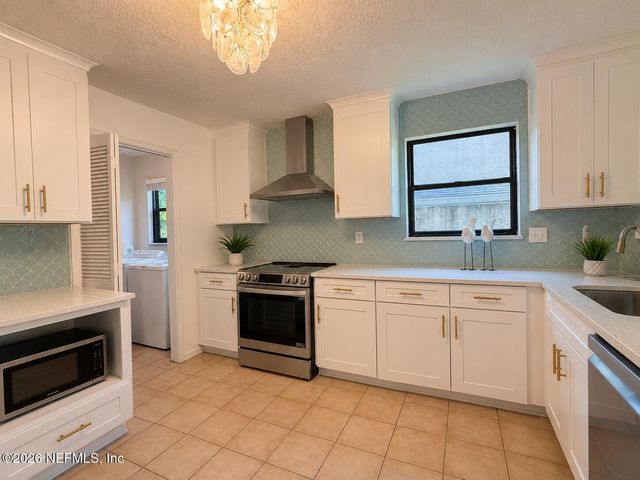 1746 OCEAN GROVE Drive, Atlantic Beach, FL 32233