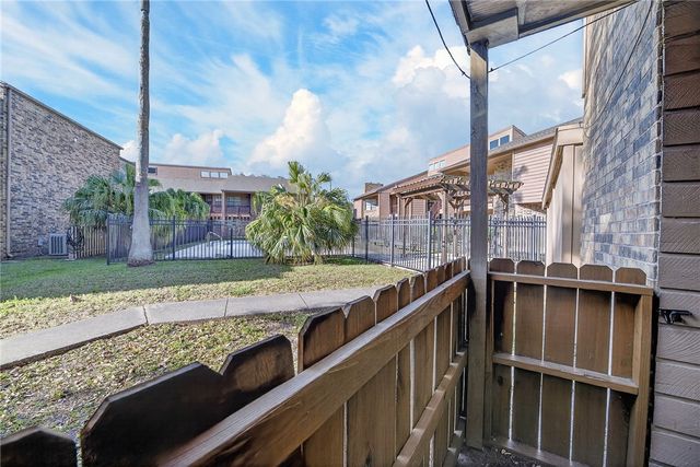 7122 Premont Dr D101, Corpus Christi, TX 78414