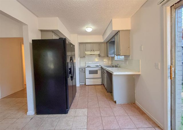 242 Windsor Way, Midwest City, OK 73110