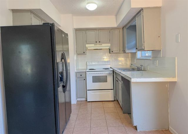 242 Windsor Way, Midwest City, OK 73110