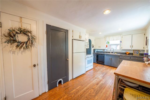 116 Woodcrest Drive, West Seneca, NY 14220