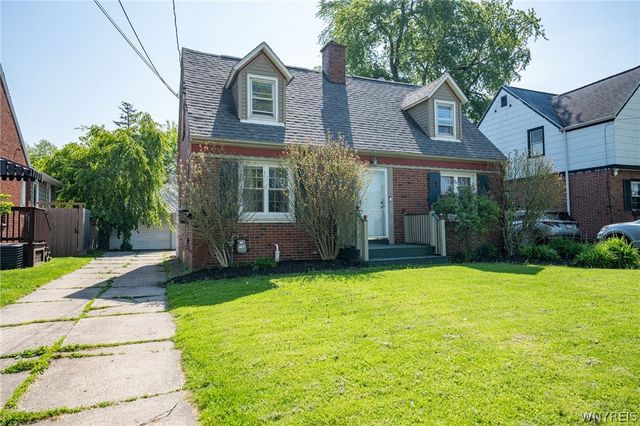 116 Woodcrest Drive, West Seneca, NY 14220