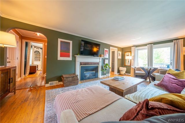 116 Woodcrest Drive, West Seneca, NY 14220