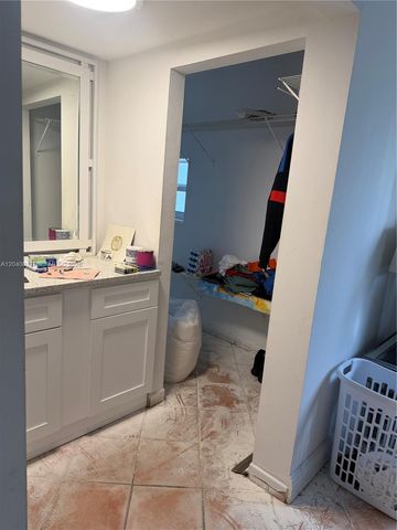 1800 Jamaica Dr, Miramar, FL 33023