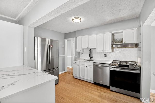 1923 Clare Court, St Louis, MO 63114