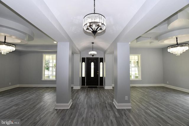 260 S BROAD ST, Penns Grove, NJ 08069