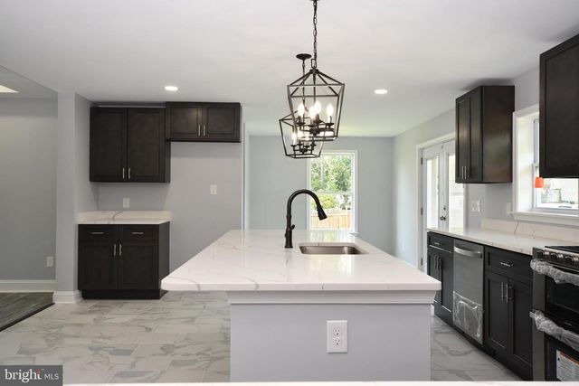 260 S BROAD ST, Penns Grove, NJ 08069