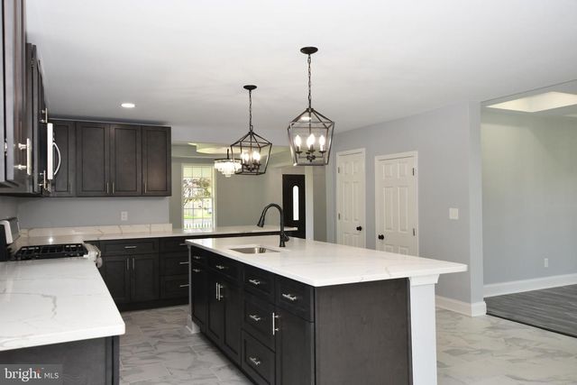 260 S BROAD ST, Penns Grove, NJ 08069