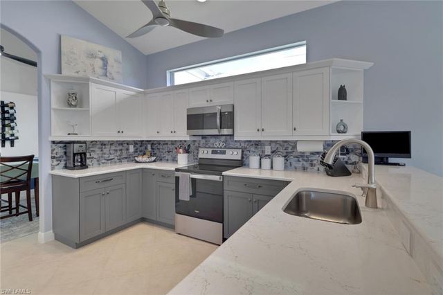 8106 Tauren CT, Naples, FL 34119