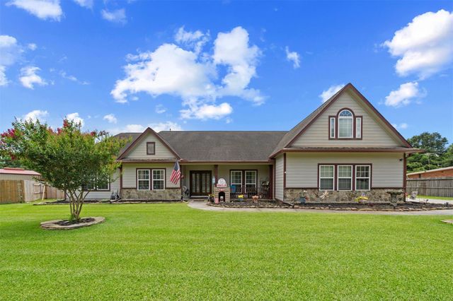 210 Southwood Circle, Baytown, TX 77520