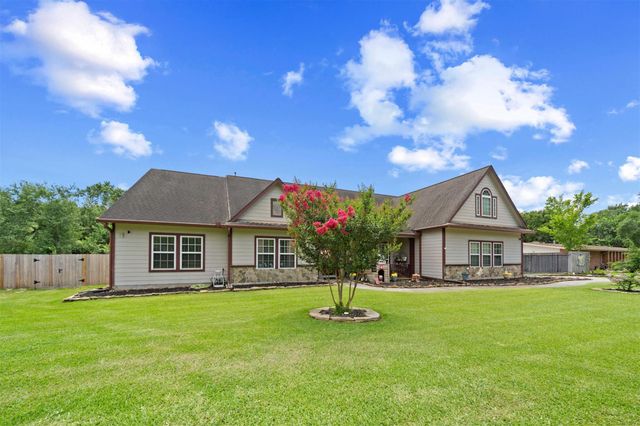 210 Southwood Circle, Baytown, TX 77520