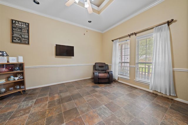 210 Southwood Circle, Baytown, TX 77520