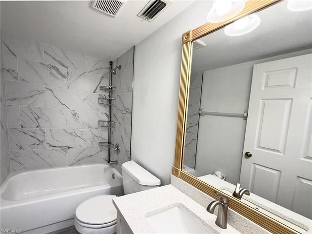 125 WADING BIRD CIR 106, Naples, FL 34110