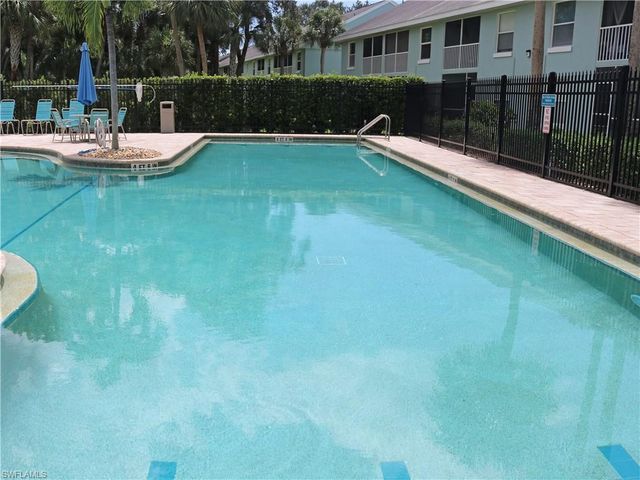 125 WADING BIRD CIR 106, Naples, FL 34110